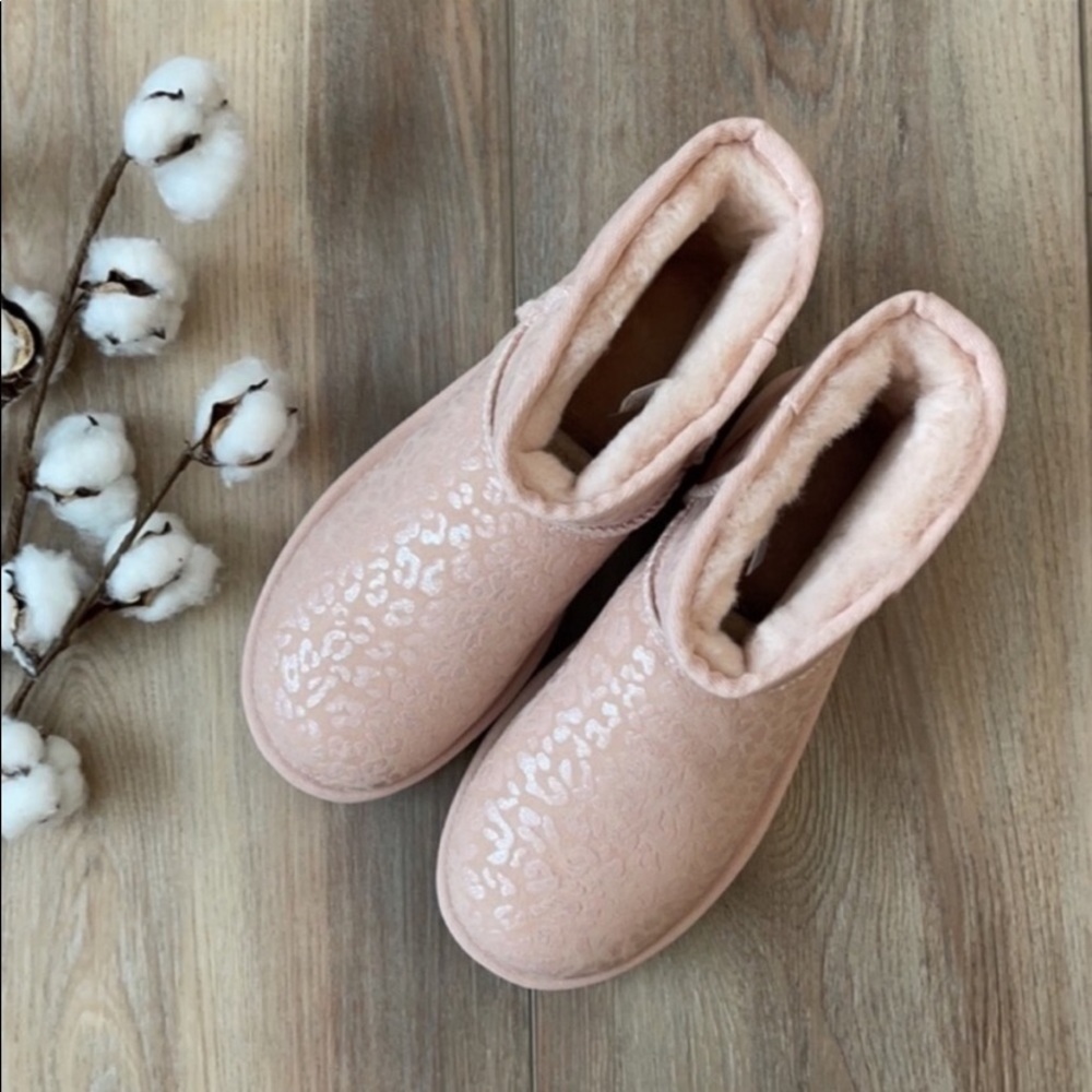 🌿UGG- CLASSIC MINI SNOW LEOPARD BOOTS🌿 - Picture 10 of 13